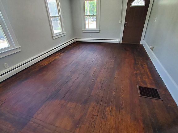4th image of 62 Church St