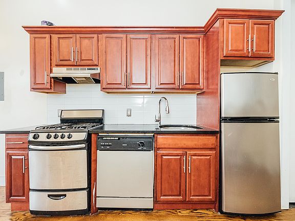 4th image of 20 Wilson Ave APT 3R