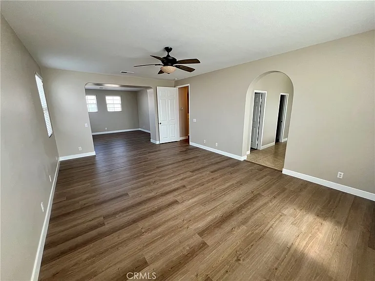 6686 Sand Dunes St — Photo 31