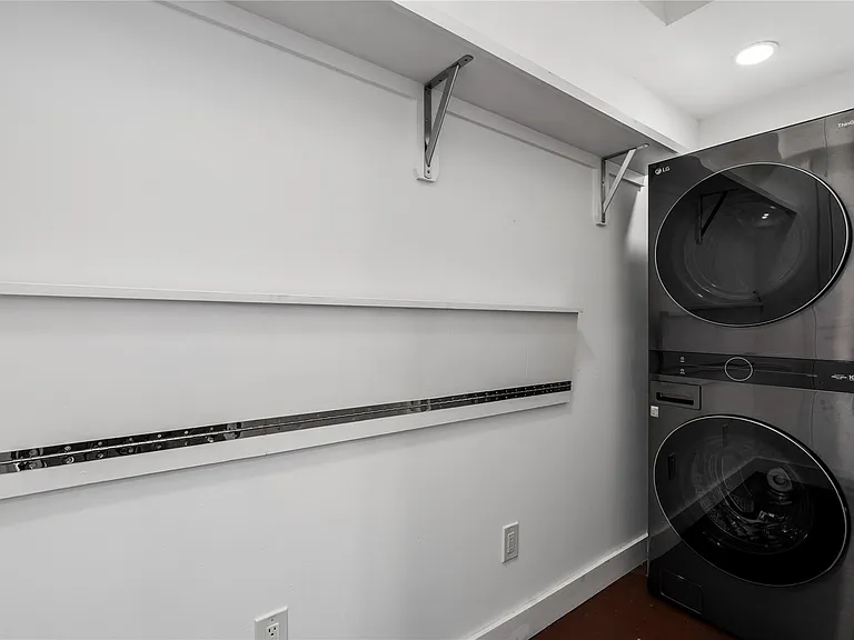 1210 Hawthorne St — Photo 36