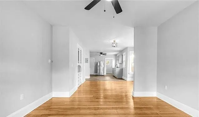 16 Hebron St — Photo 2