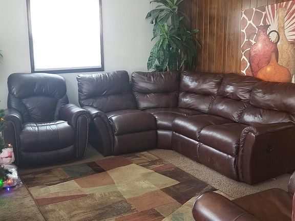 3rd image of 2311 Belcher Dr