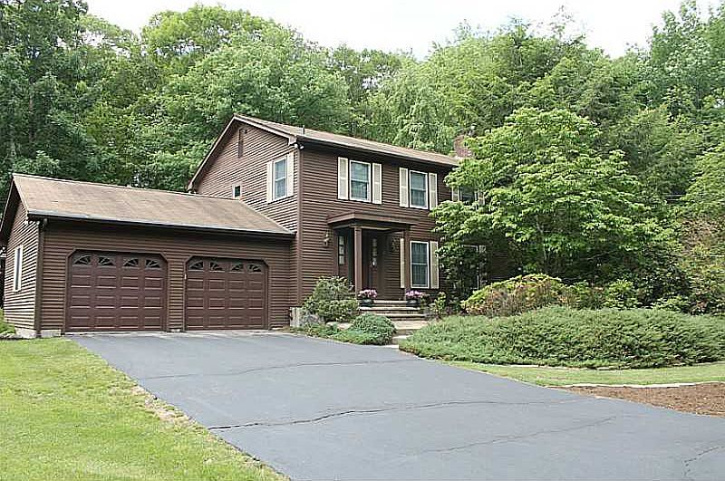 1st image of 12 Woodvale Dr