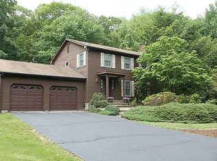 12 Woodvale Dr, Johnston, RI 02919