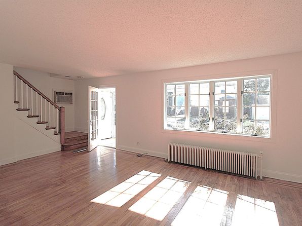14 Raydol Ave