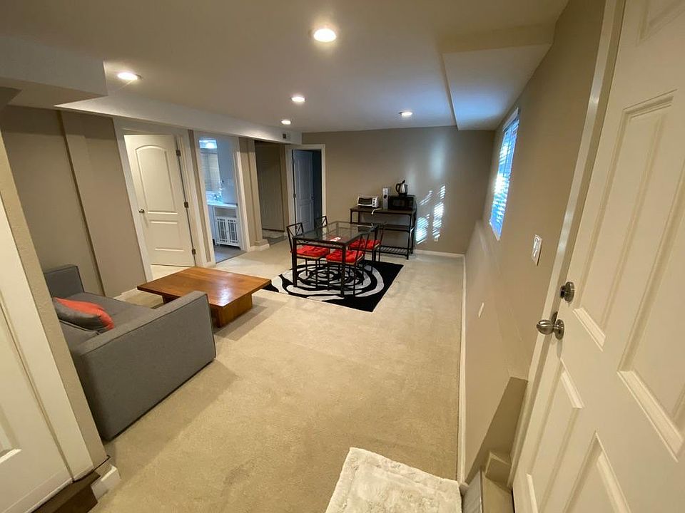 Living/dining room