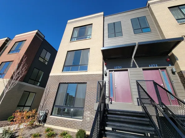 1270 Lakepointe Dr, Schaumburg, IL