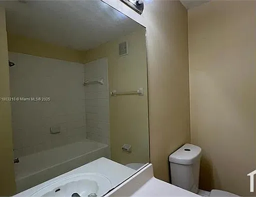 1260 SE 31st Ct #201-34 — Photo 11