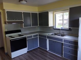 320 4th St SE #1, Braham, MN 55006