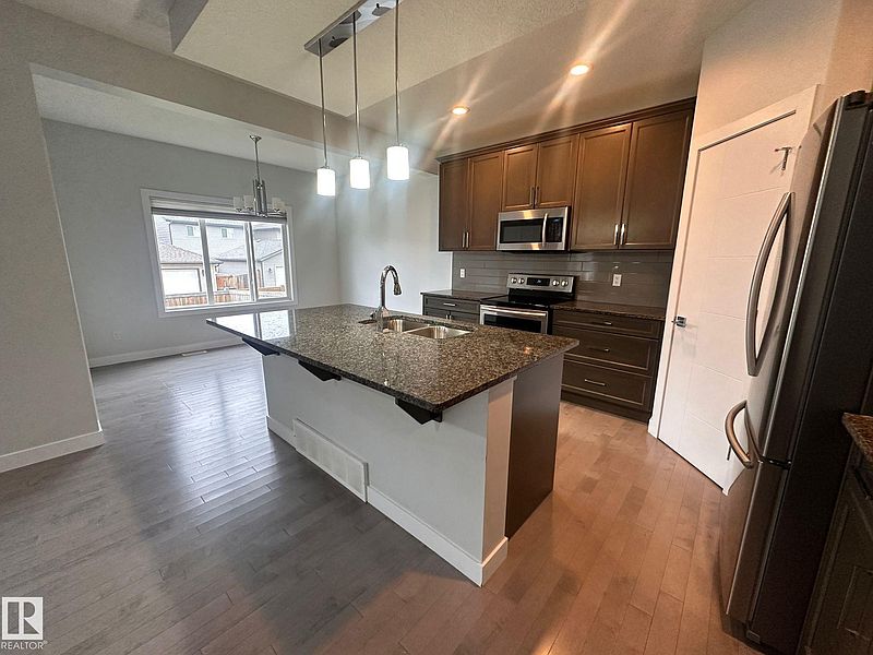 Edmonton House for rent - 3 Bedrooms — photo 2