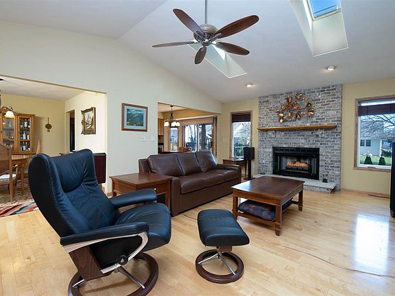 4th image of 6409 Park Hills Dr