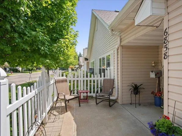 6858 Blackhawk Trl, Inver Grove Heights, MN 55077