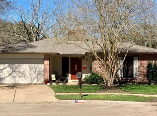 11 Lobo Ct, Angleton, TX 77515