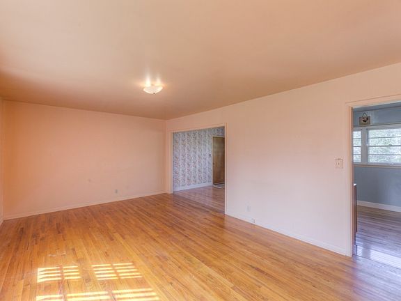2nd image of 1319 Fetterman Dr
