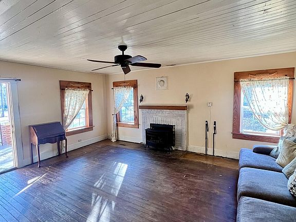 5th image of 426 Rosedale Ave