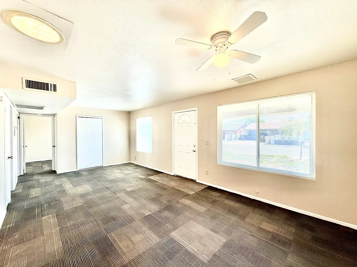 3 bed, 1.0 bath, 1116 sqft, $1,599 — Photo 3