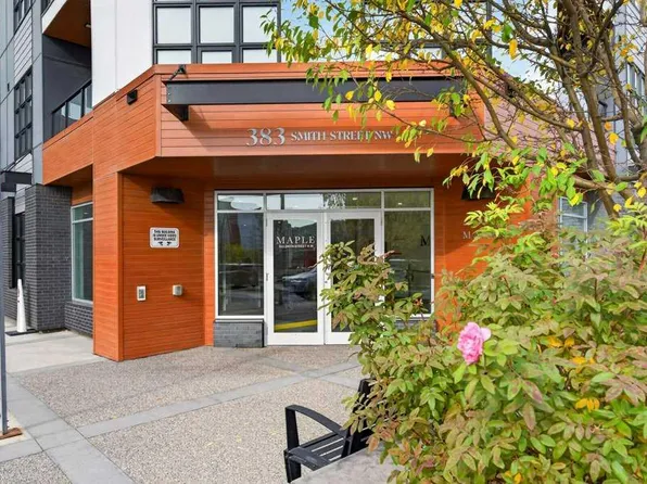 383 SE Smith St NW #201, Calgary, AB T3B 6J9