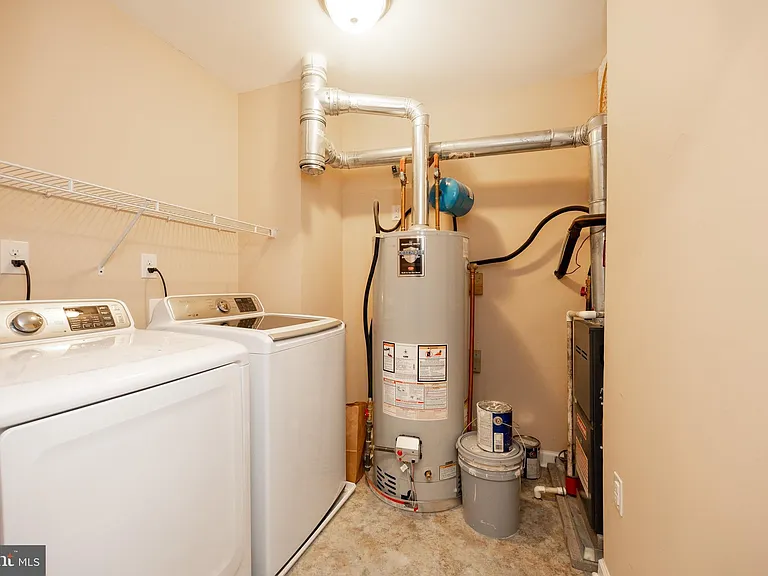 141 Stewarts Ct #307 — Photo 26