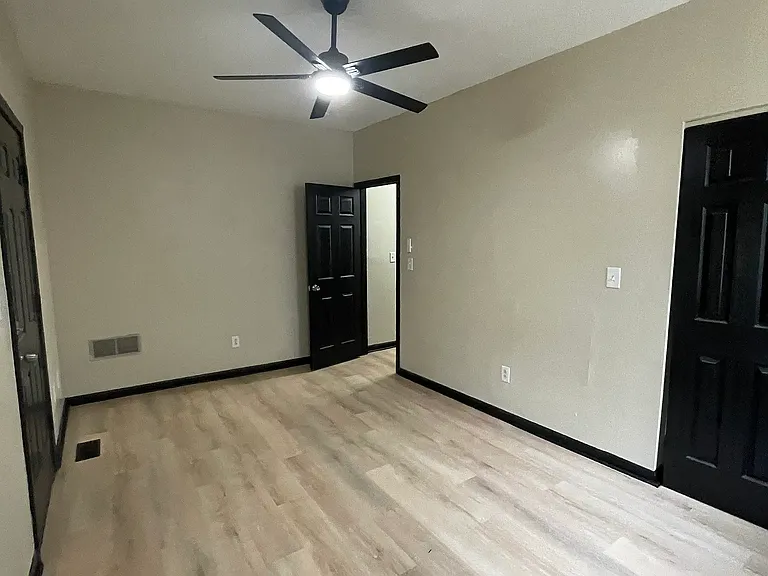 3511 Pennsylvania Ave #1F — Photo 10