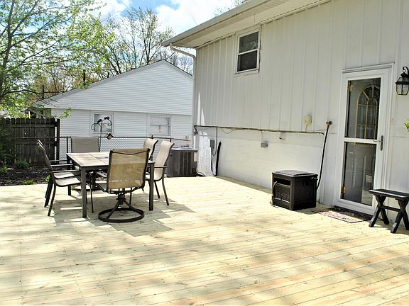 4th image of 342 Imperial Dr