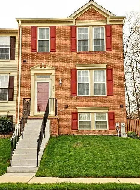 1027 Chestnut Moss Ct