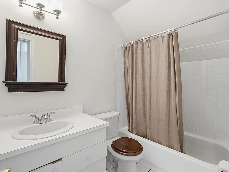 301 G St NE #32 — Photo 7