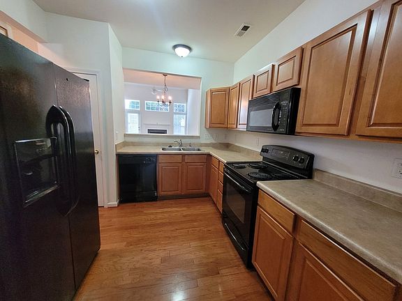 2nd image of 120 N Arcadian Way