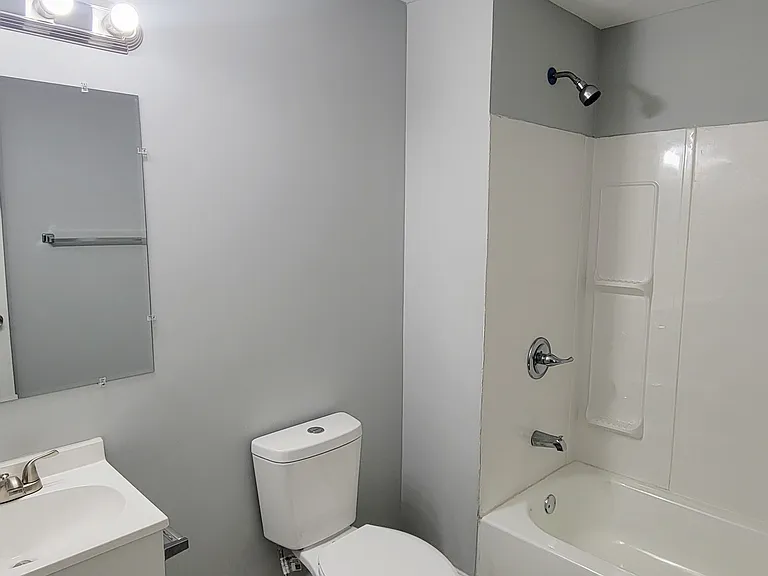 215 Foy Ave — Photo 6