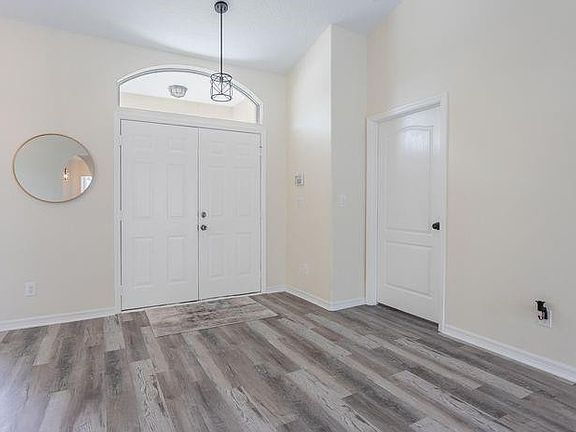 5th image of 4920 48th Pl