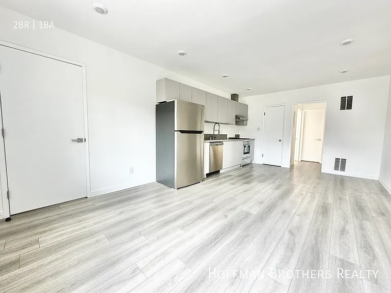 318 S Mariposa Ave #9 — Photo 3