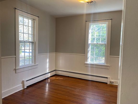 4th image of 108 Jefferson St