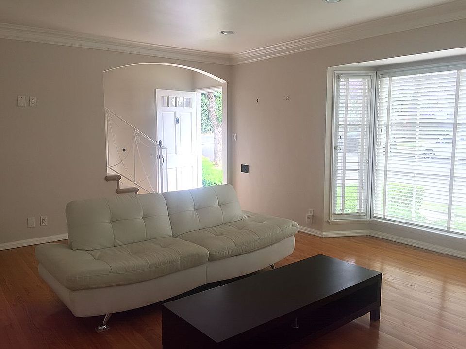 1st image of 806 Harvard St #806