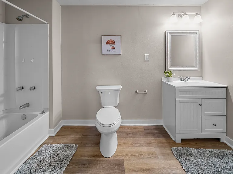 510 Hogg St — Photo 10