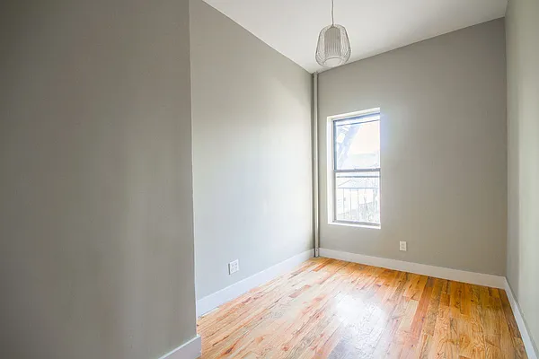 Rented by Nooklyn NYC LLC | media 7