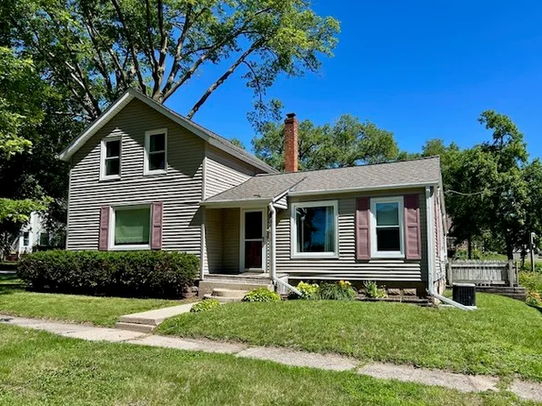 204 E 6th St, Pecatonica, IL 61063