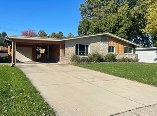 21 Marian Ln, Springfield, IL 62704