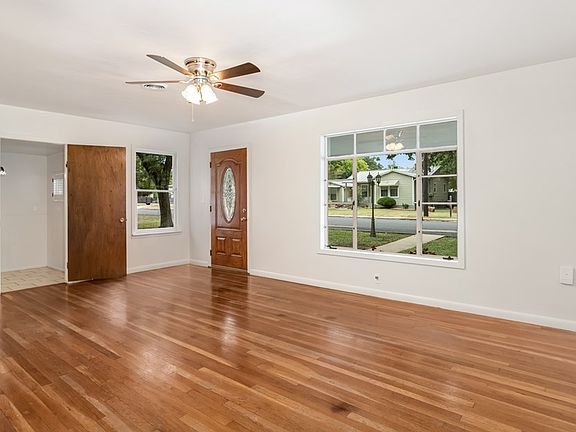 4th image of 111 Beverly Dr
