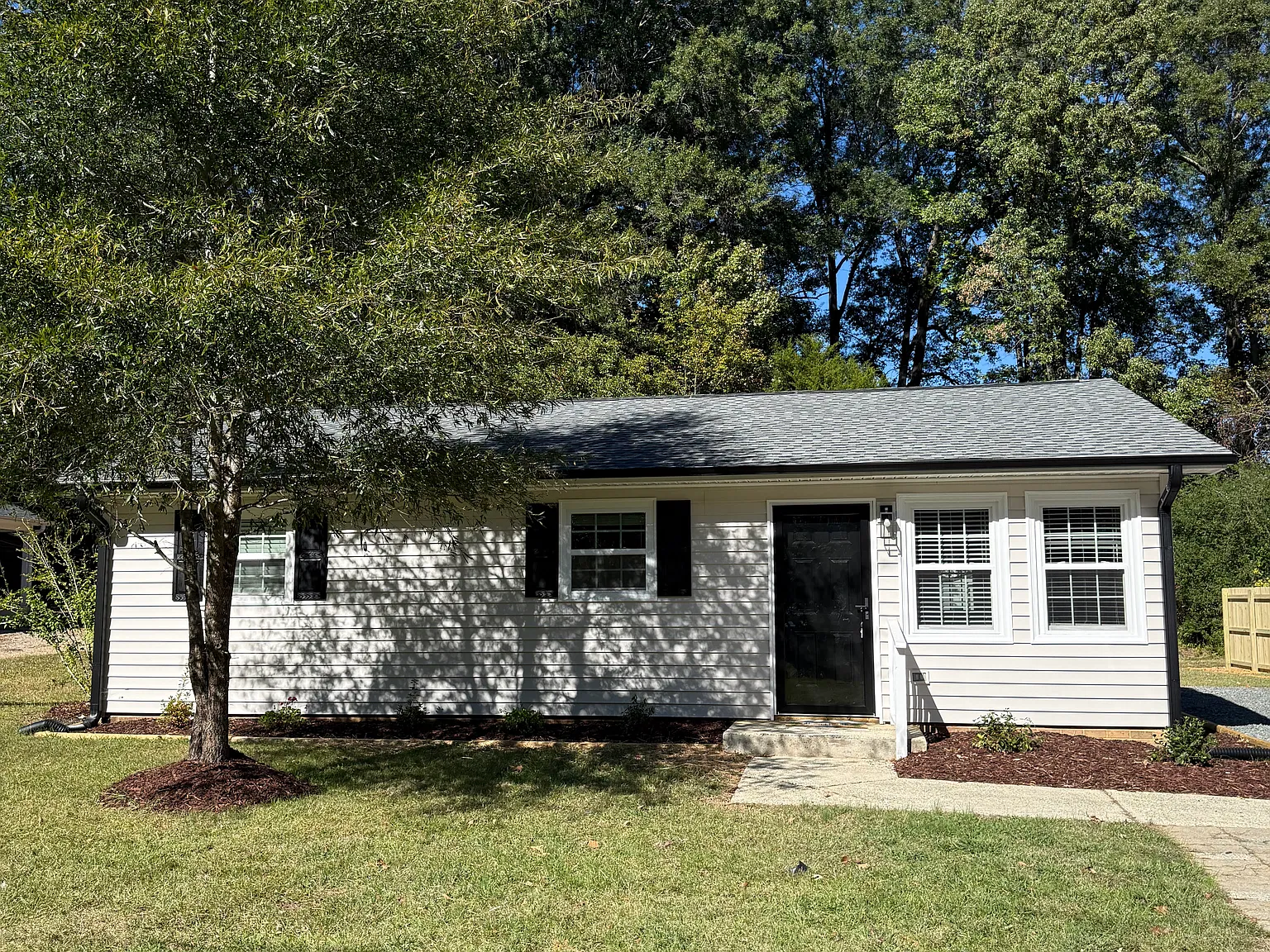 3 bed, 1068 sqft, $1,800 — Photo 1