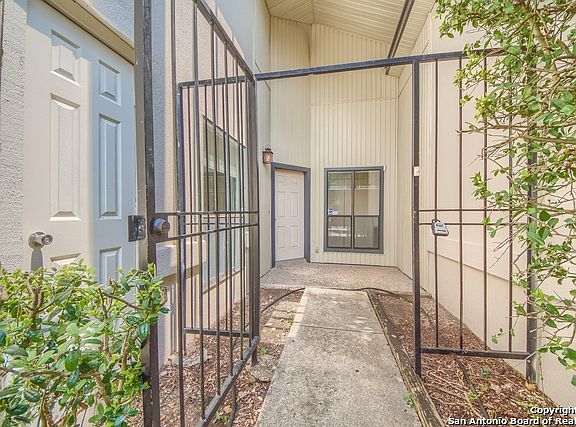 4th image of 3422 River North Dr
