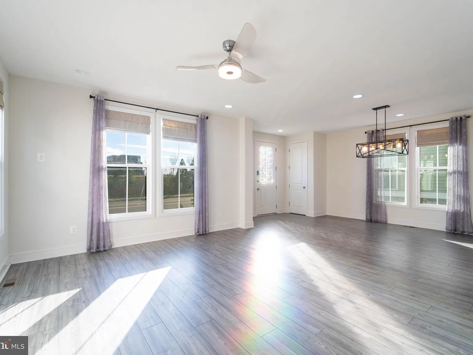 4 bed, 3.5 bath, 3634 sqft, $4,500 — Photo 4