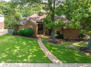 8986 Cairn Ridge Dr, Germantown, TN 38139