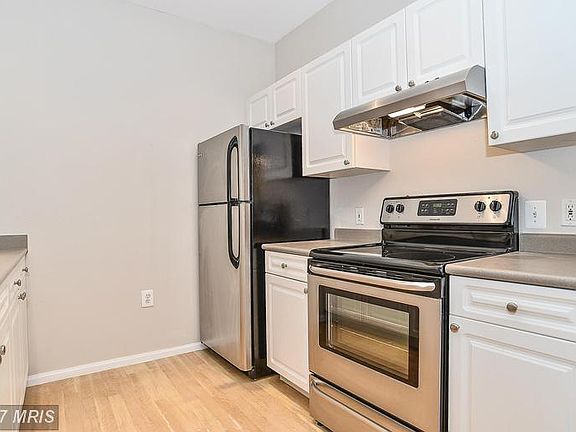 5th image of 3015 Nicosh Cir Unit 2305