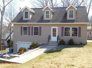 5 N Beechwood Rd, Niantic, CT 06357