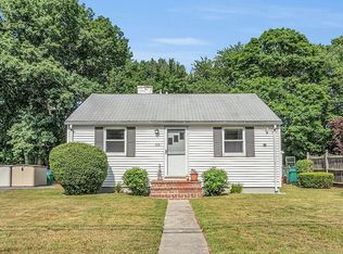 119 Burnham Rd, Lowell, MA 01852