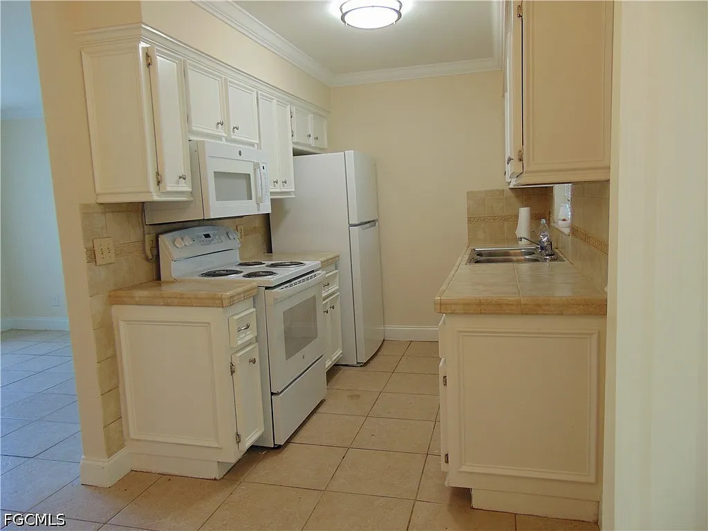 1 bed, 1.0 bath, 619 sqft, $1,300 — Photo 3