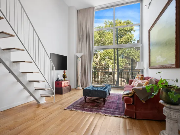 196 Scholes Street image 1 of 10