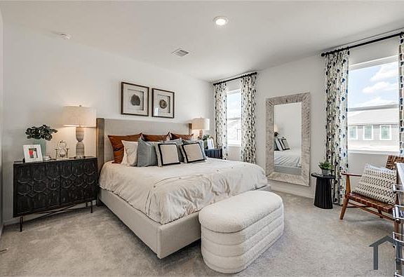 5th image of 6801 Violet Clover Ave
