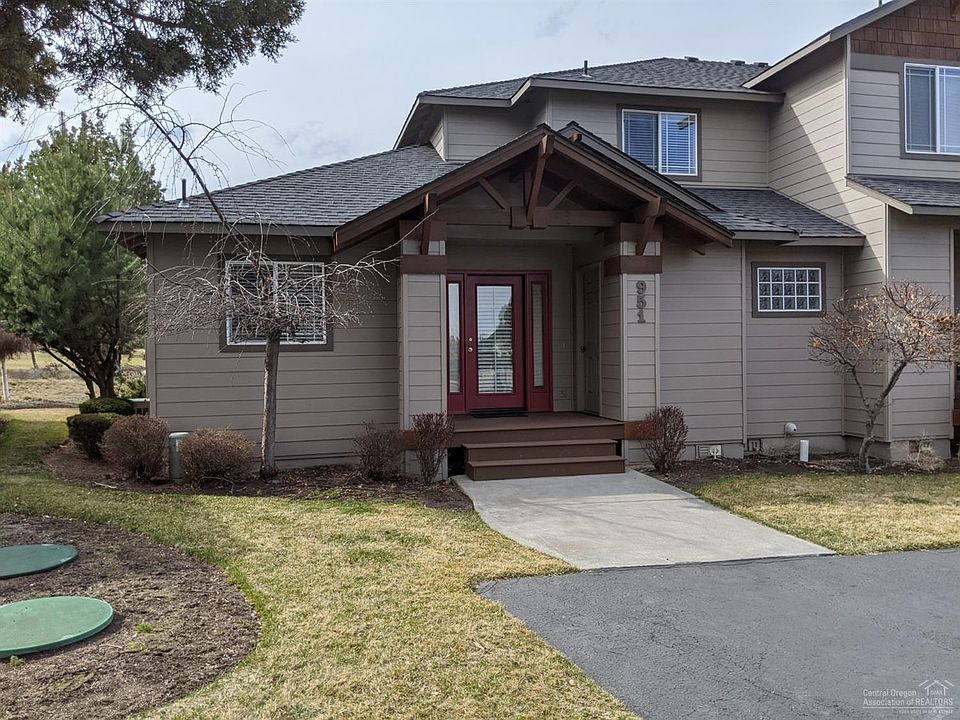 1st image of 951 Golden Pheasant Dr