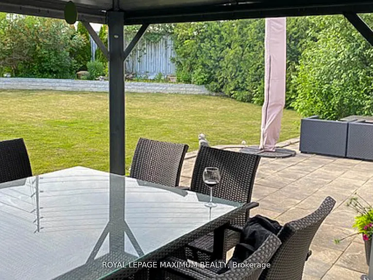 195 Gidleigh Park Cres W — Photo 26