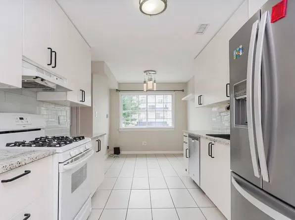 25 Waterview Ct Floor 2, Staten Island, NY 10305